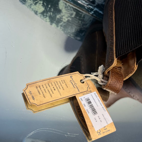 Fat Face Chelsea Brogue Boots. - Picture 4 of 10